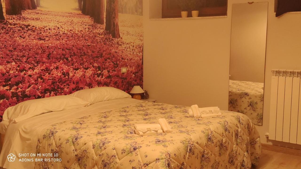 Hotel Adonis à Castelvecchio Calvisio Extérieur photo