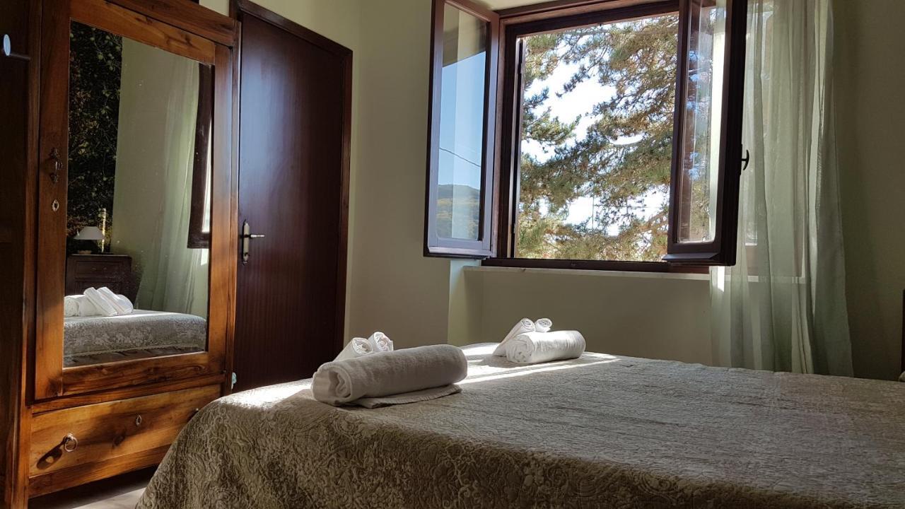 Hotel Adonis à Castelvecchio Calvisio Extérieur photo